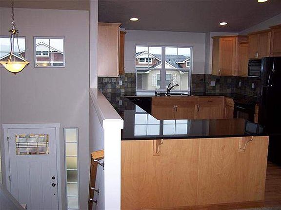 3rd image of 19802 Deschutes Ave