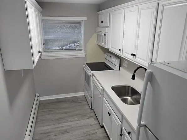 7 Commonwealth Ct APT 2, Brighton, MA 02135