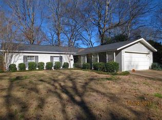 1526 Sheffield Dr, Jackson, MS 39211