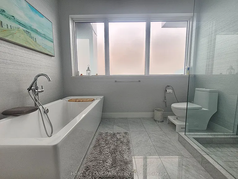 7 Grenville St #6011 — Photo 9