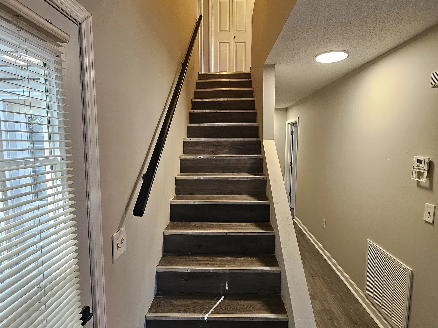 2 bed, 1.5 bath, 1148 sqft, $1,300 — Photo 3