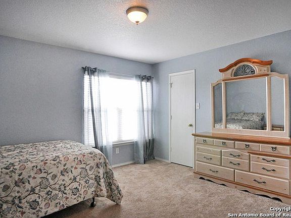 4th image of 10543 Dugas Dr