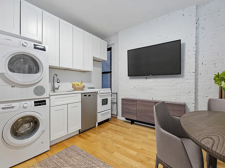 203 Spring St #4 — Photo 2
