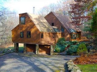 31 Cradle Rock Rd, Pound Ridge, NY 10576