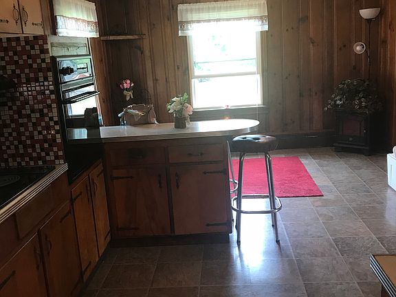 2nd image of 35525 Dewey Dr
