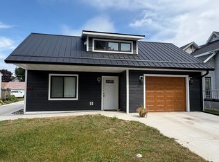 610 W 5th St #1, Winona, MN 55987