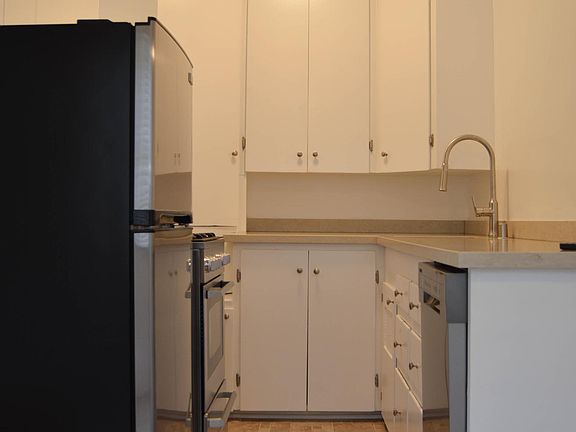 5th image of 943 Hancock Ave #1/2