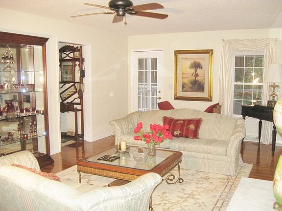 4th image of 1724 Clark Hills Cir
