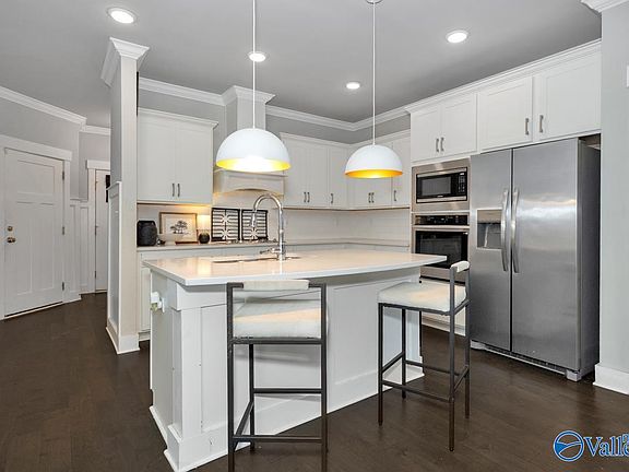 3rd image of 421 Raleigh Elm Dr