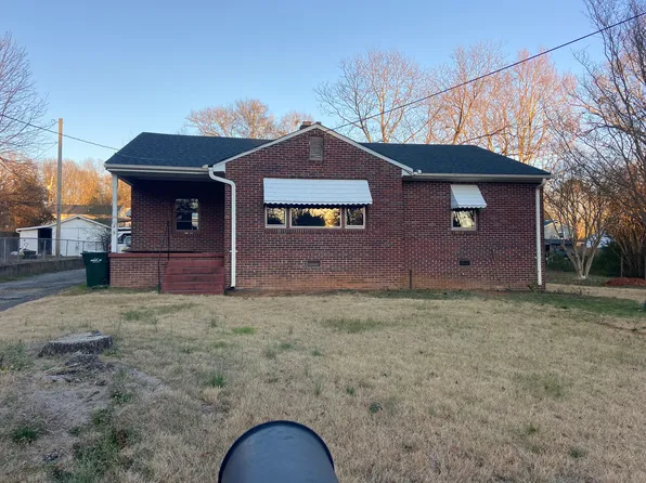 205 Mark St, Easley, SC 29640