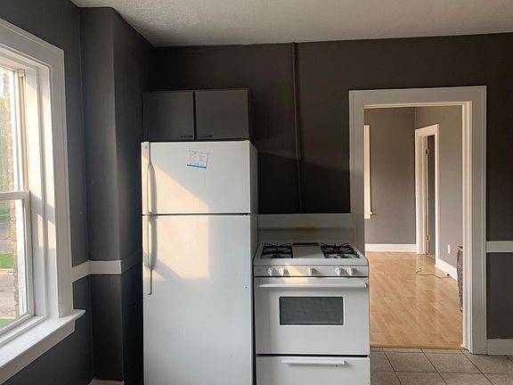 2nd image of 1019 8th St #2F