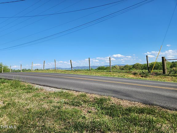 3rd image of 1253 Skyline Dr