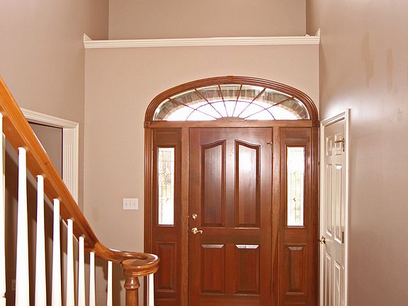 Entry with decorator shelf