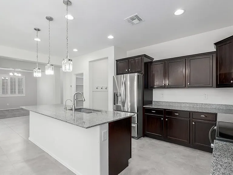 2532 W Corva Dr — Photo 8