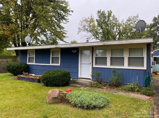 10434 Lakeview Dr, Whitmore Lake, MI 48189