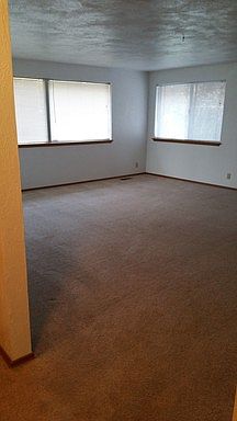 5th image of 10807 Glenwood Dr SW