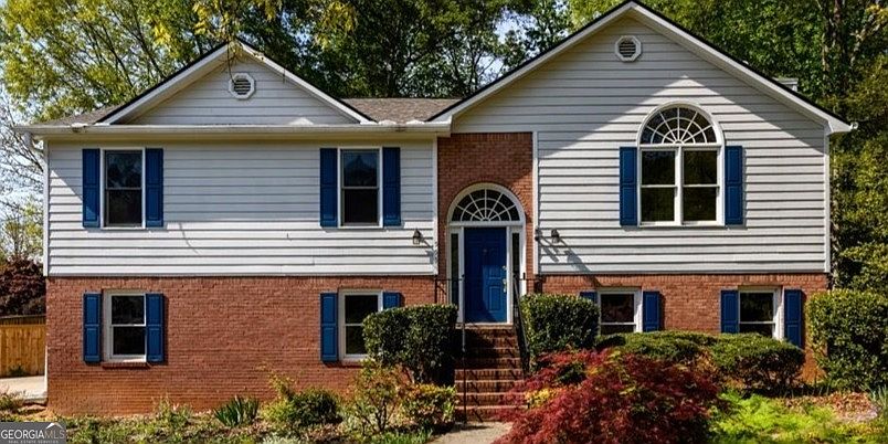 1st image of 555 Heritage Woods Dr NE