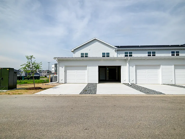 2920 Radicchio Dr — Photo 3