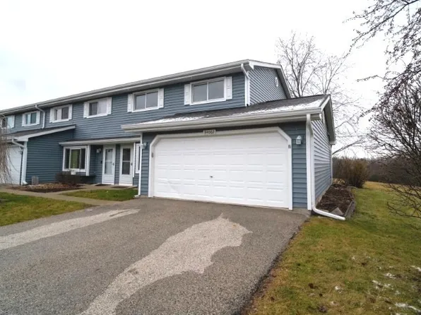 34062 N White Oak Ln, Gurnee, IL 60031