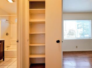 Charming Second Floor 1bd End Unit Apartment, San Jose, CA 95112