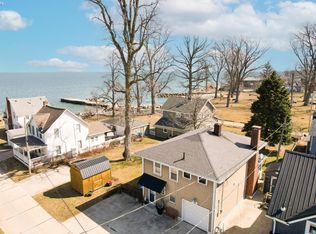 22 Oakwood Ave, Huron, OH