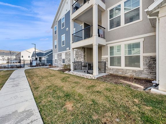 4th image of 1772 W Terra Vista Ln Unit 101