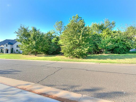 4th image of 11837 Mill Hollow Ct #12