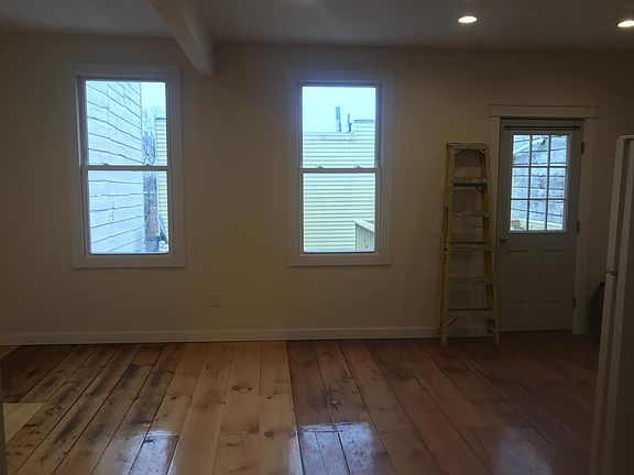 5th image of 166 Dove St #2