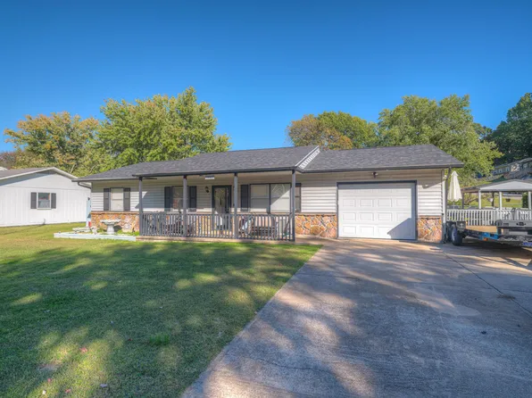 1803 S Garland Douglas Drive, Neosho, MO 64850
