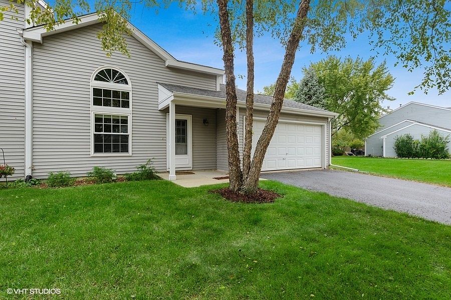 1st image of 433 Newbury Dr #433