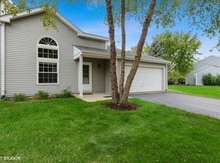 433 Newbury Dr #433, Island Lake, IL 60042