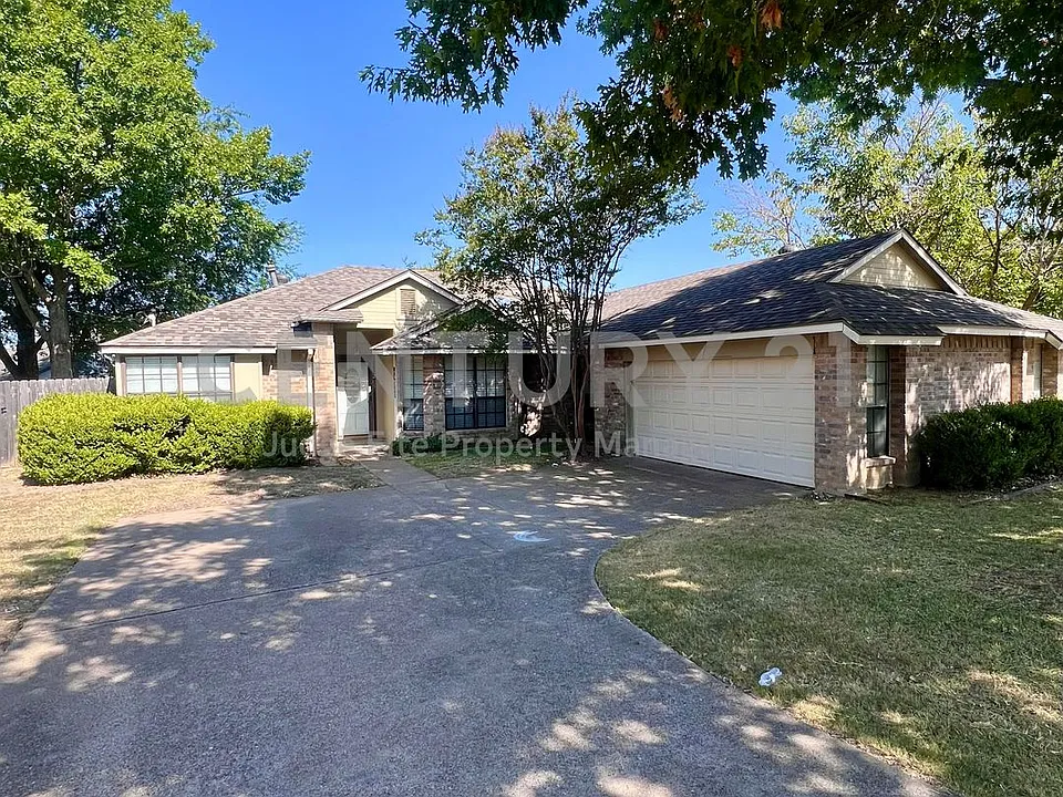 205 Sunset Dr