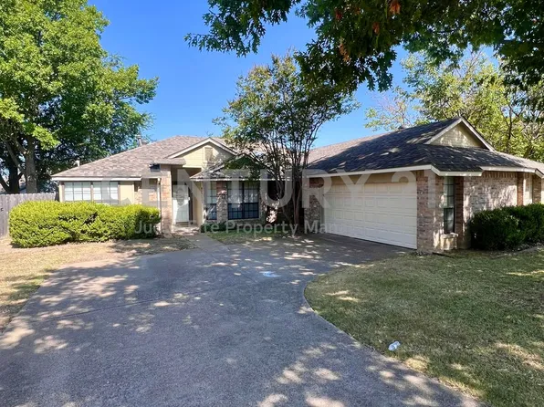 205 Sunset Dr, Glenn Heights, TX 75154