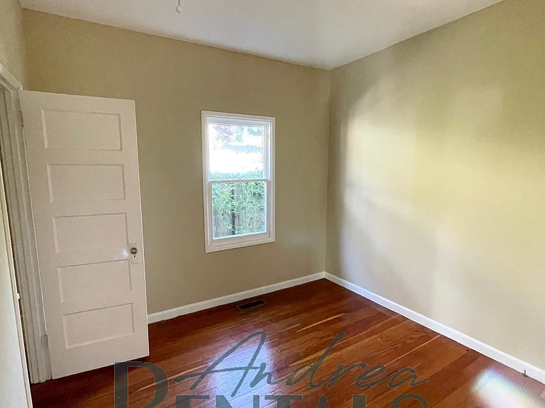 5742 Hermann St — Photo 12