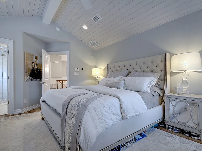 2832 San Gabriel St — Photo 16
