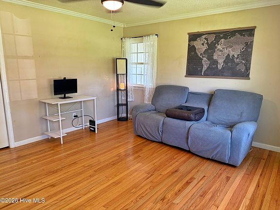5th image of 419 Hart Drive