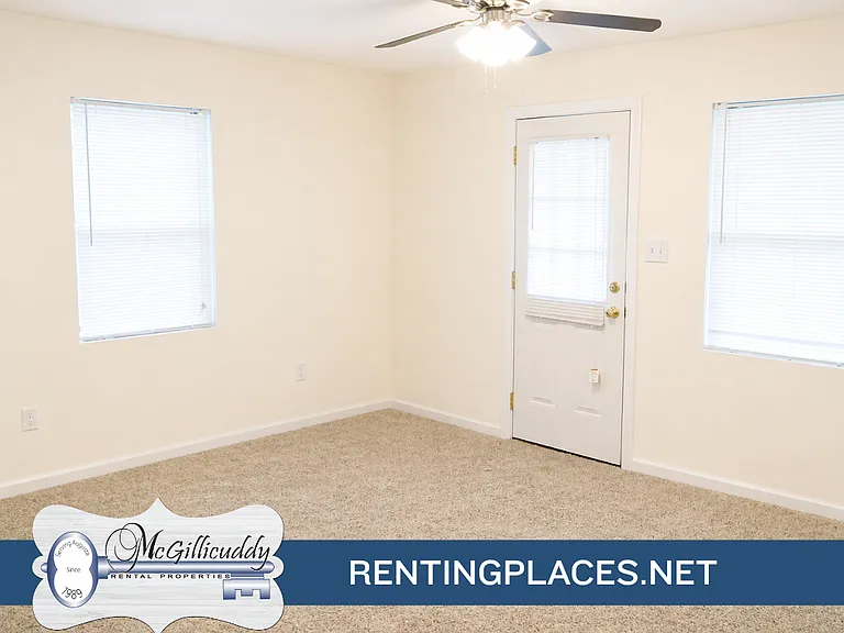 1246 Holden Dr — Photo 2