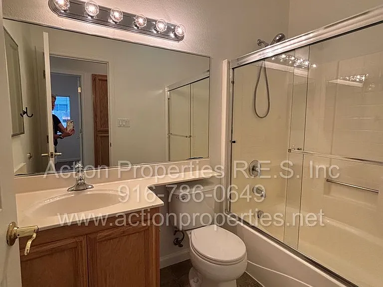 320 Bettencourt Dr — Photo 16