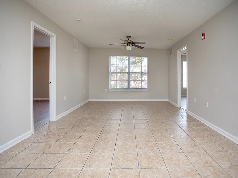 Capital Luxury Condominiums — Photo 26