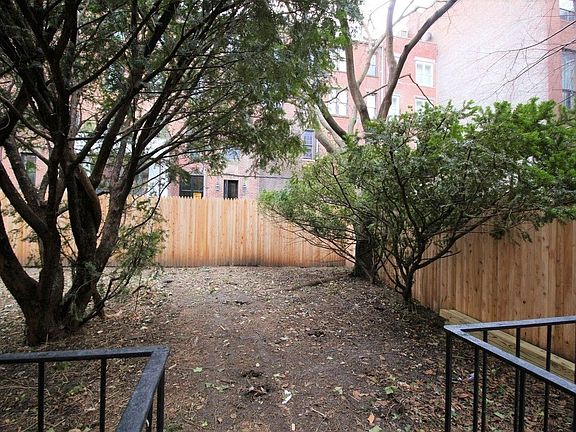 2nd image of 40 W 85th St #Ug