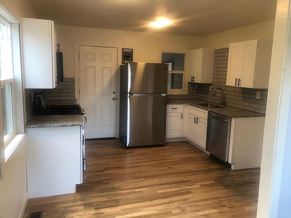 3rd image of 3510 W Evans Ave