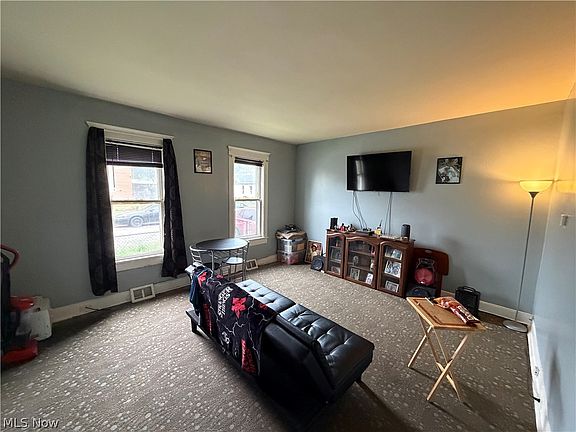 4th image of 3317 W 50th St