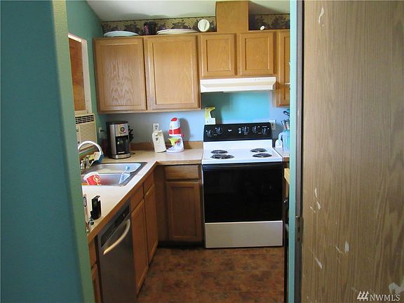 5th image of 8731 10th Pl NE