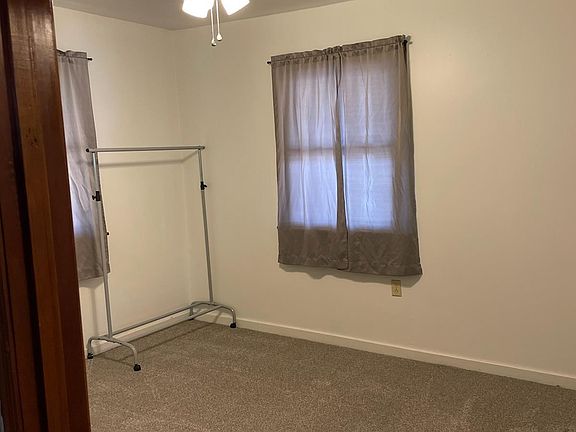 3rd image of 300 10th St