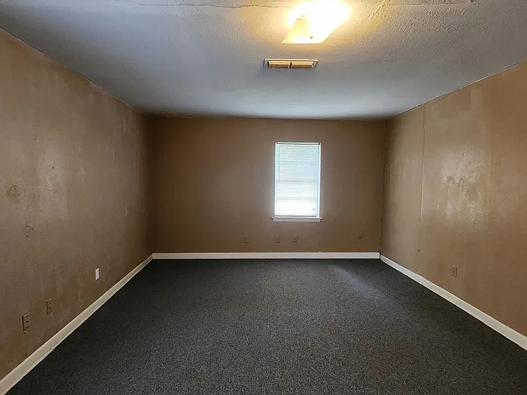 638 Bringhurst Dr — Photo 12