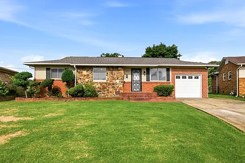 1803 Benton St Photo 1