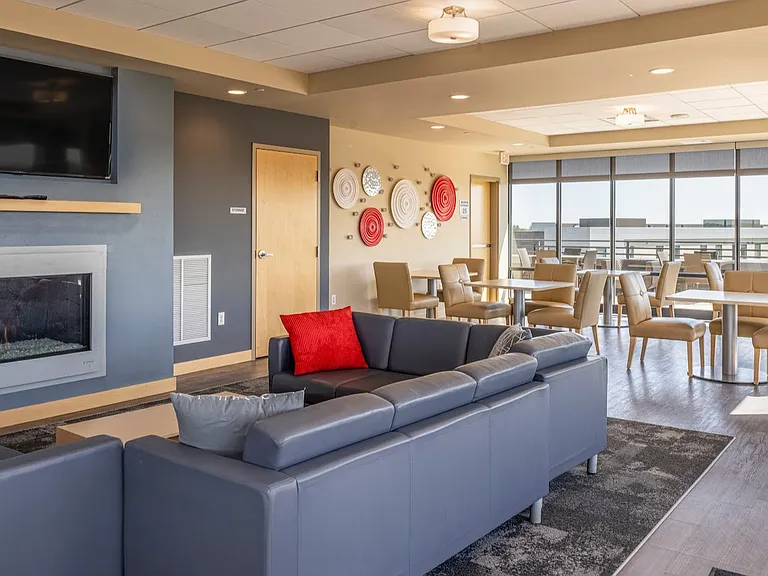 Venture Luxury High Rise — Photo 15