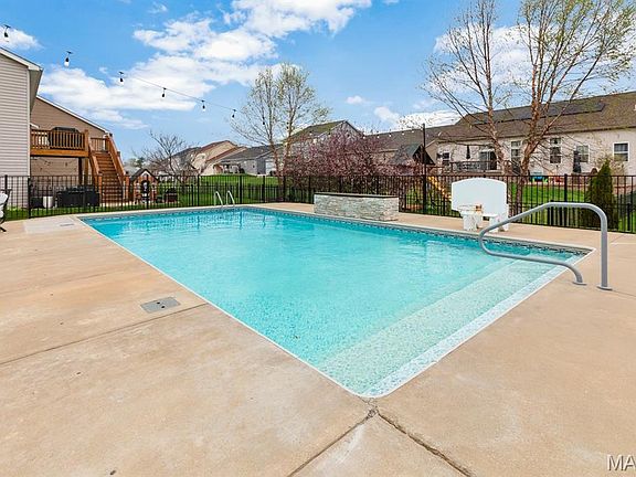 3rd image of 2353 Banon Dr