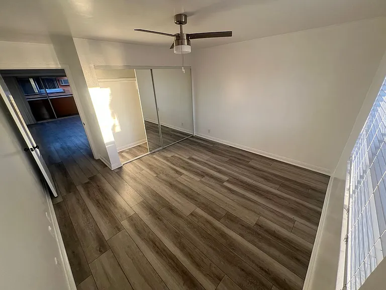 VRA27 LLC- "Villa Regency Apartments" — Photo 39