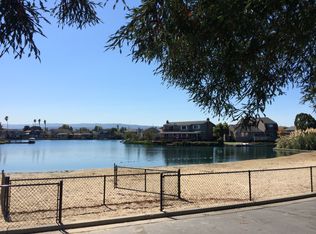 940 Flying Fish St, Foster City, CA 94404